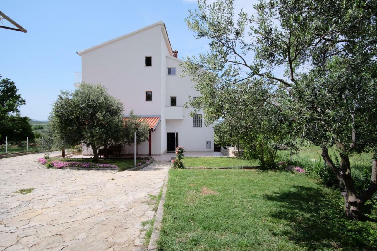 Apartmani Viktorija Vrana  Kültér fotó