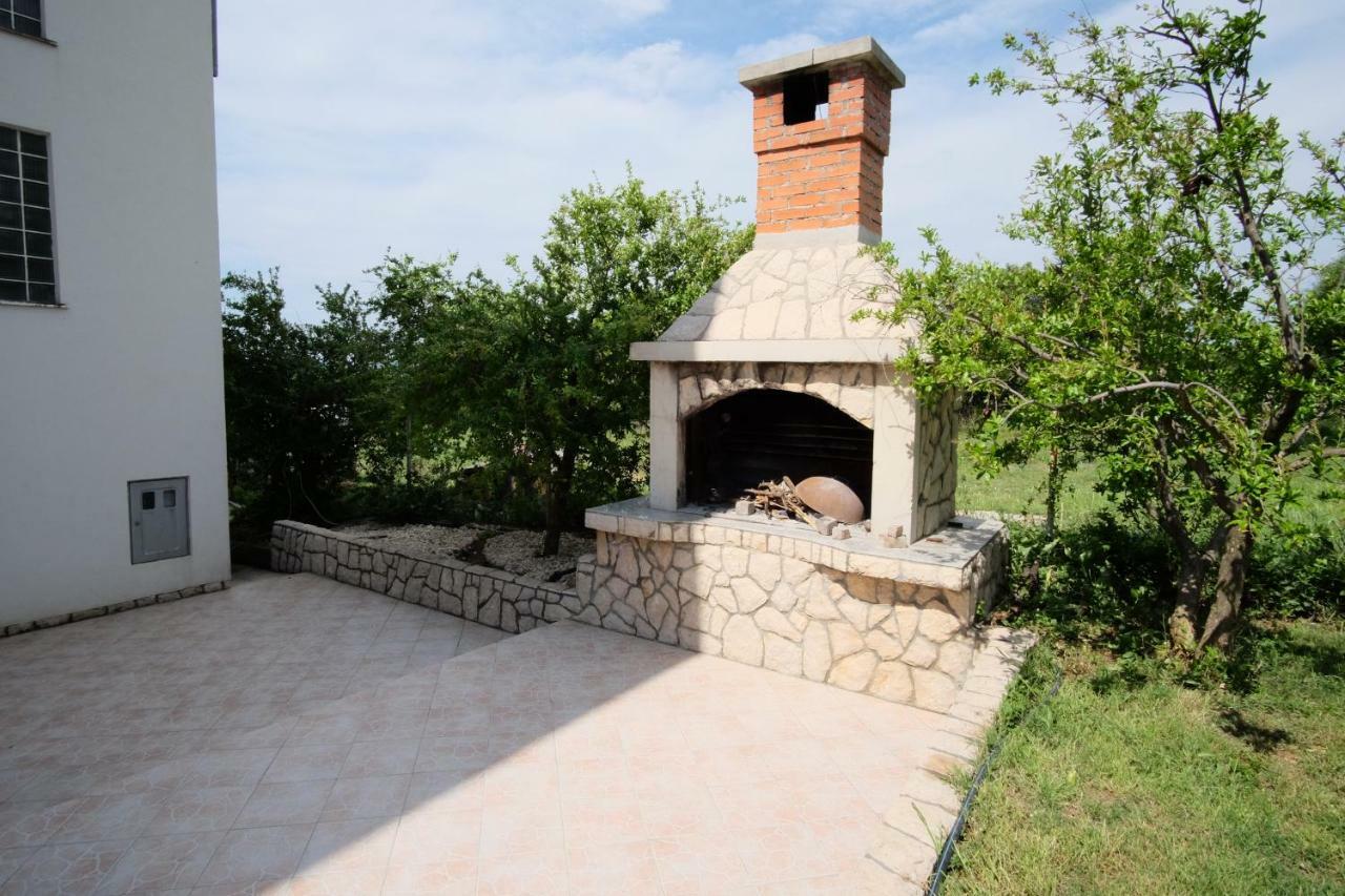 Apartmani Viktorija Vrana  Kültér fotó